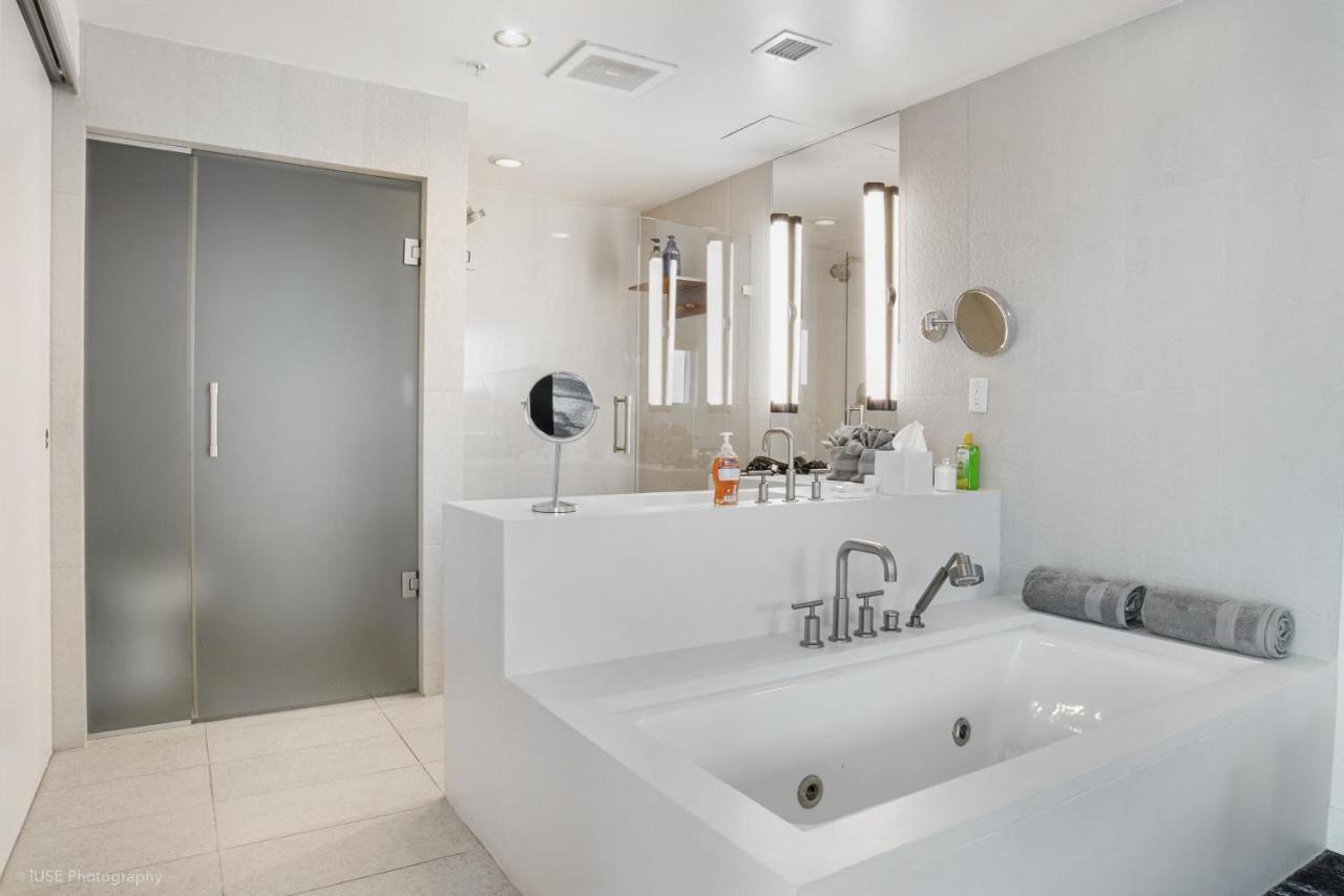 Luxury Well Stocked Se Corner 2Br W Fort Lauderdale W Great Ocean Views Exterior photo